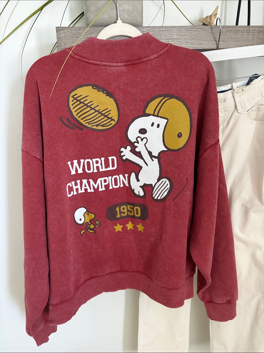 Peanuts Red Sweatshirt with Snoopy Graphic football 🏈 oversized restocked sizes - Picture 5 of 5